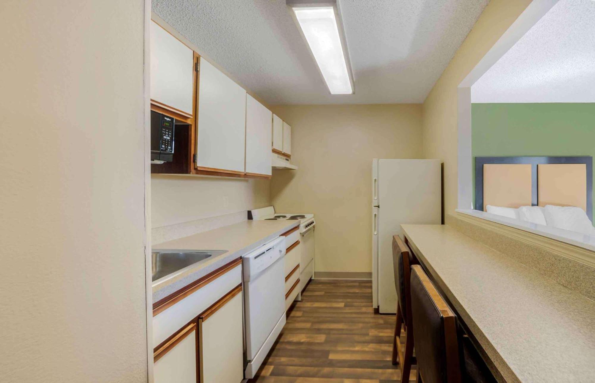 Extended Stay America Suites - Oklahoma City - Northwest Exteriör bild